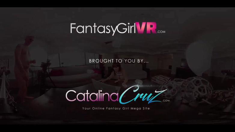 Catalina Cruz VR: तीन तरफ से जन्मदिन की मार