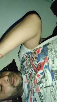 Dirtyjunkbro spielen, schmutzig, stinkende Socken, pissen und trinken