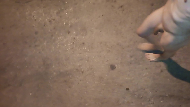 Dan Eagle: Обнаженная Писаю В Душе На Улице