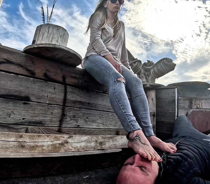 Mistressyammyboots: Power Beneath My Feet