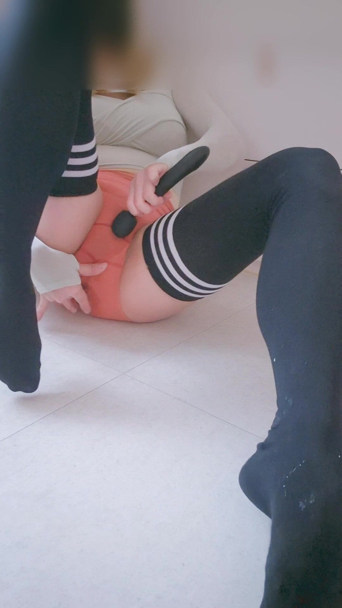 Harinni: Fitness-schlampe squirtet und kam so viel, dass ihre mikro leggings...