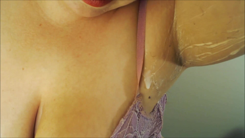 Scarlet Vixen: Holení podpaží