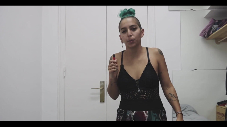 FayahGirl: Chcete sledovat můj nový Streaptease Kouření Mého Vapera?