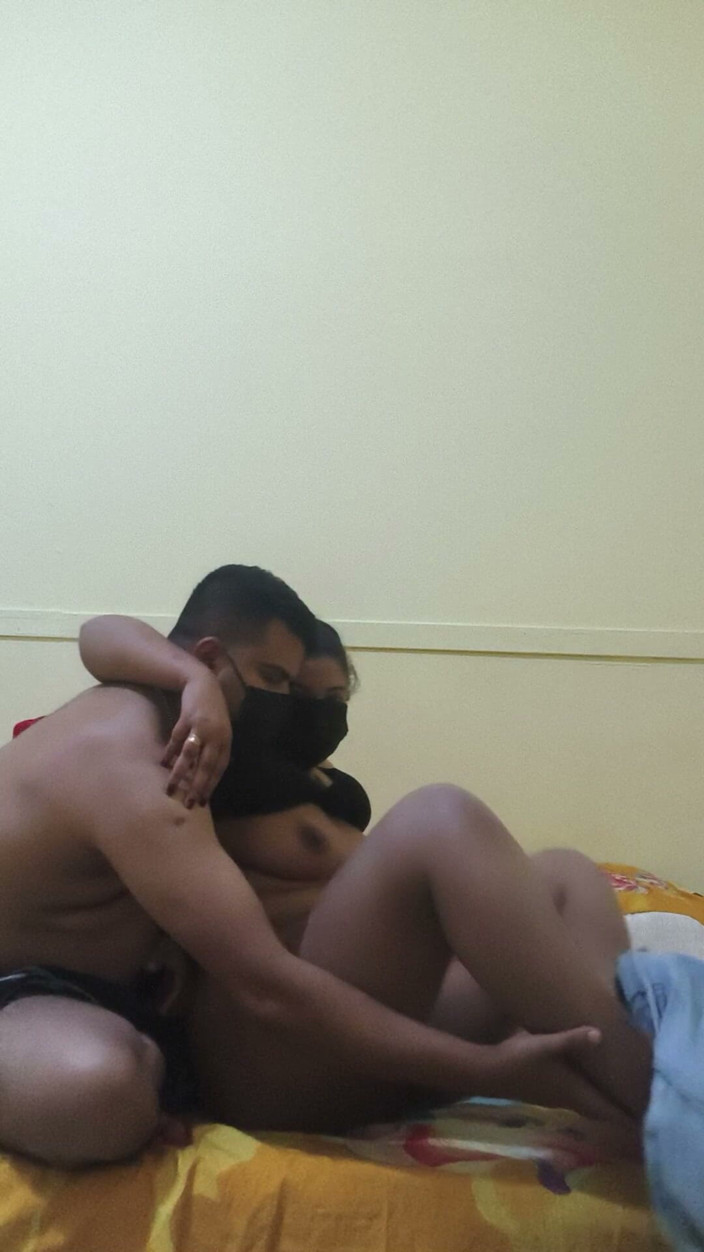 Taniyaxx: Desi Couple