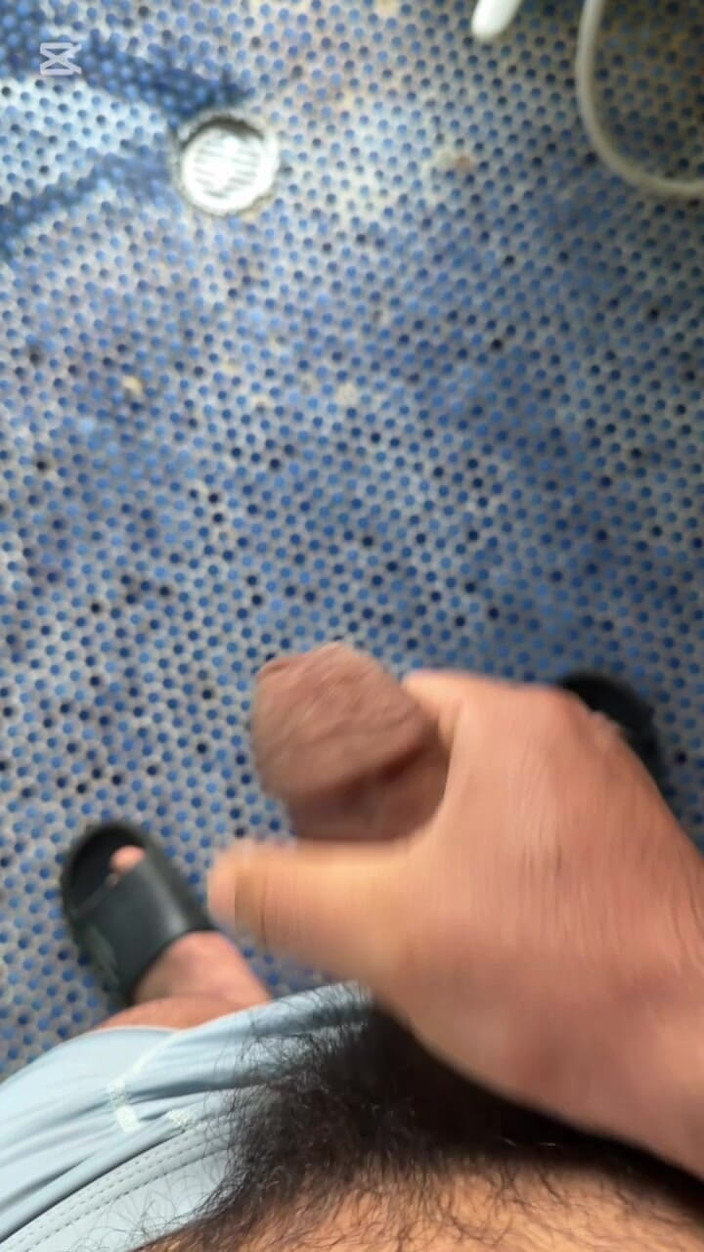 Rugger: Душ перед мастурбацией