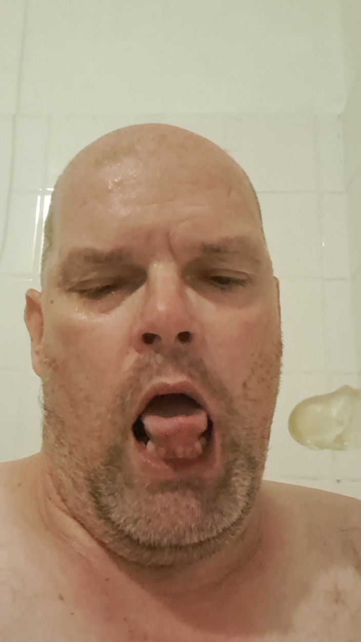 Fickspecht: The Bitch Is Back, the Whore?