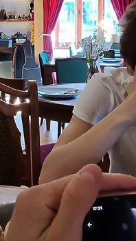 Aktor porno zniszczył mi gardło i gładką dupę po naszej randce