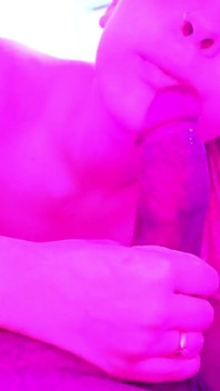 Kouření teenagerky v zákulisí