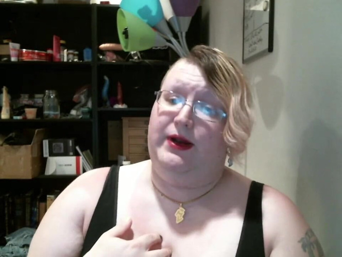 Roxxie rae page: Wyvernsvault uitpakken