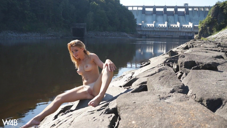 Watch4beauty: Barajın yanında