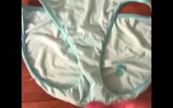 Panty Freak 3017: Auf das höschen kommen! Drei verschiedene Paare!