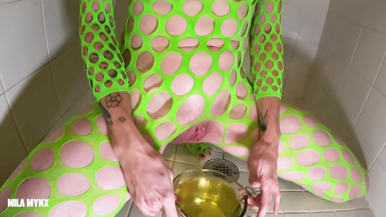 Mila Mynx: Neon Slut Gulps Double Piss Shower