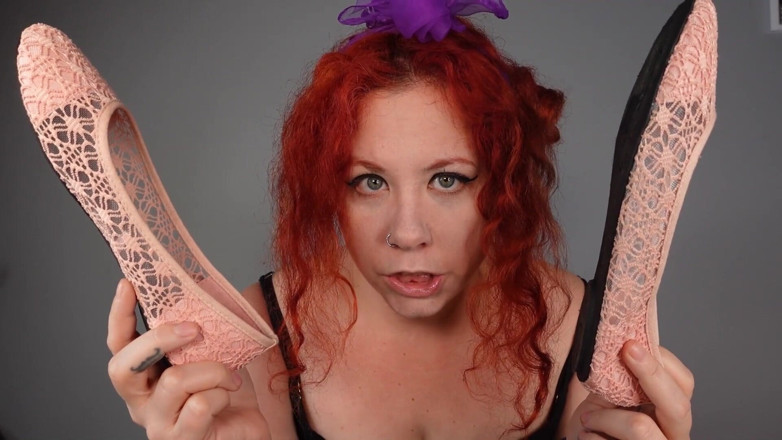 Deanna deadly: ベビーシッターは、あなたの靴フェチのための軽い屈辱の後、彼女のピンクのバレエフラットにあなたを変身させます
