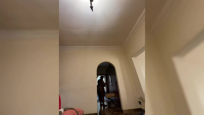 Legendary Booty Overdose: Siyah iri güzel orta yaşlı seksi kadın striptiz yapıyor ve...