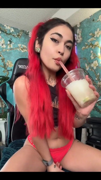 Lemme Suck, Bb