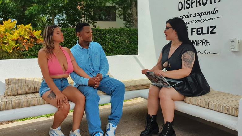 Anotonella-jones: एक जोड़ा अपने मनोवैज्ञानिक एंटोनेला को उनकी बेवफाई के लिए मदद करता है और वे तीन लोगों की चुदाई में समाप्त होते हैं