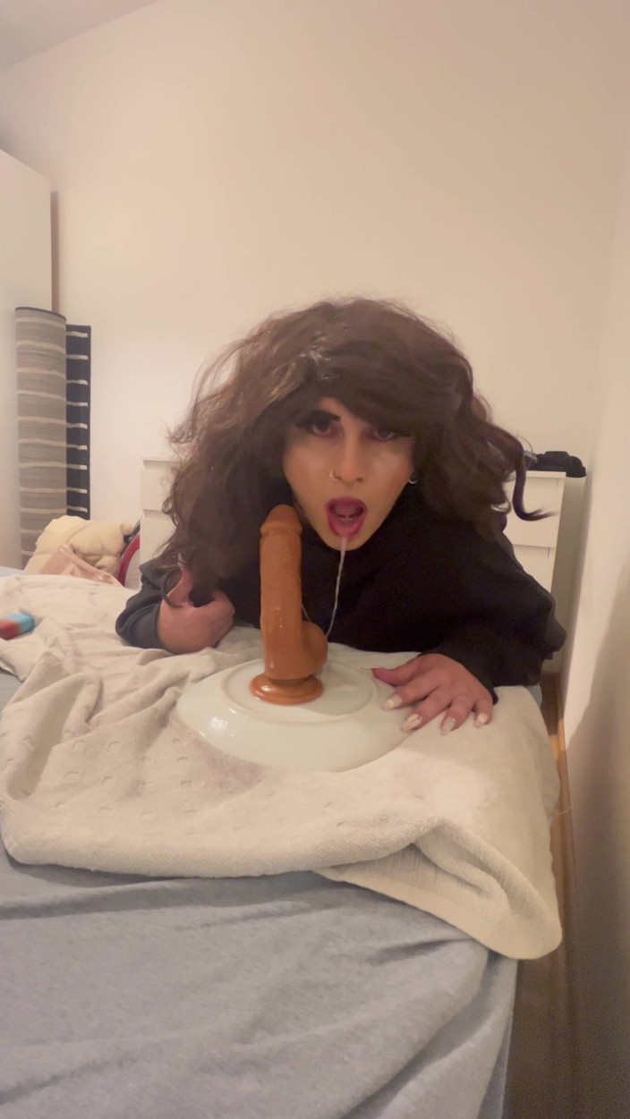 Sissyvalerie69: Tu sais déjà ce que ma bouche peut faire, mais...