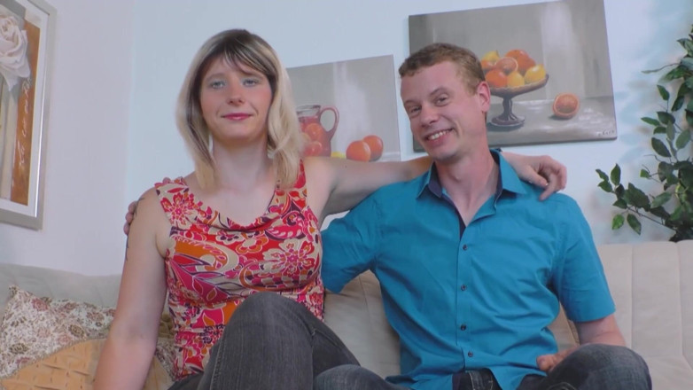 Casting GIRLS AND FIRST PORNO: Se fute pentru prima dată în fața camerei fără timiditate