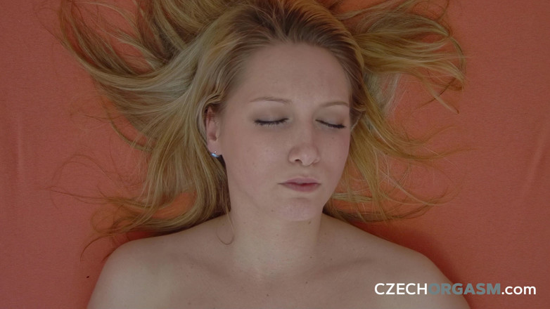 Czech Orgasm: Orgasmo checo 126: belleza y esperma - linda checa cubierta y feliz
