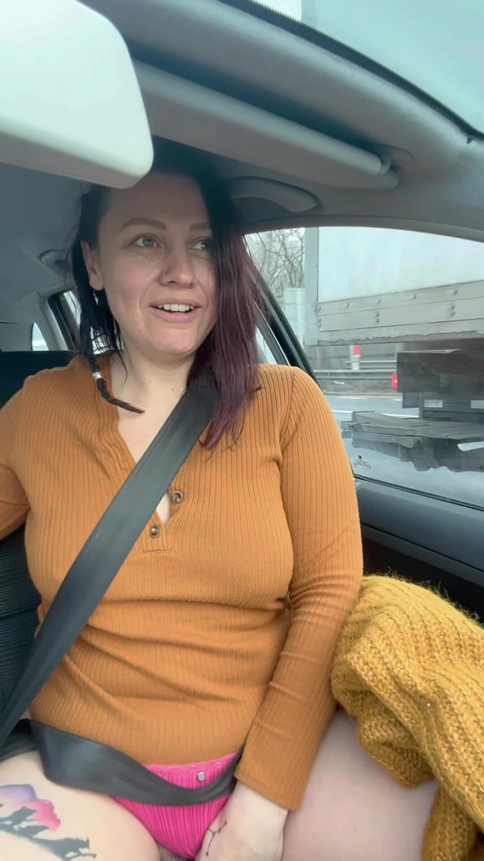 Lustful Libertines: Oldie but Goldie - čůrání v autě v poháru