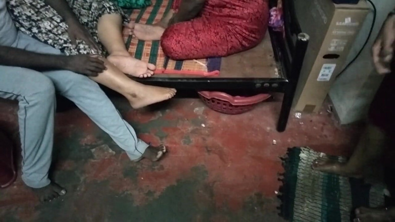 Benita sweety: Nói chuyện tục tĩu với ba bà dì