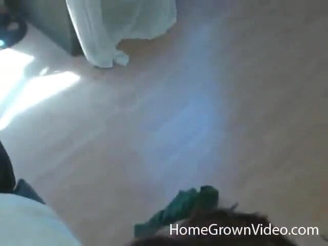 Homegrown Video: Ava Marie scopata da due cazzi duri