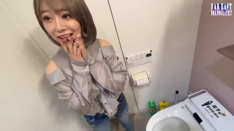 Far East pornography: Stream Journey, une beauté mince maîtrise le frisson de sortir...