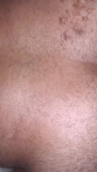 Bearfilms tatuado oso de Brooklyn follada por Sam Black