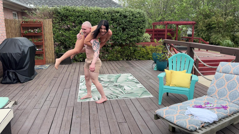 DifferentClimber340: Nude Lift and Carry Featuring Nadia White and Baxx