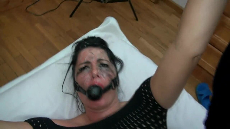 Alexandra Wett: Bondaged anální děvka! Totální destrukce zadku!