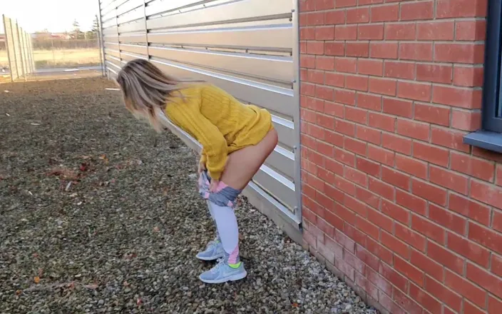Serenexx: I Was Busting, and Ended up Peeing. Serenexx