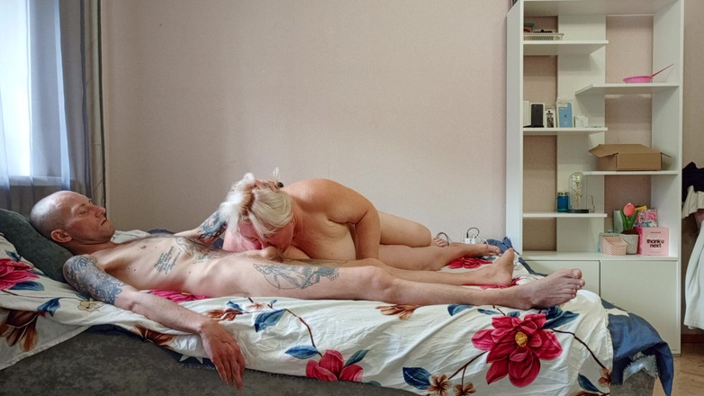 Zona901: सास पेशेवर रूप से लंड चूसती है और वीर्य निगलती है