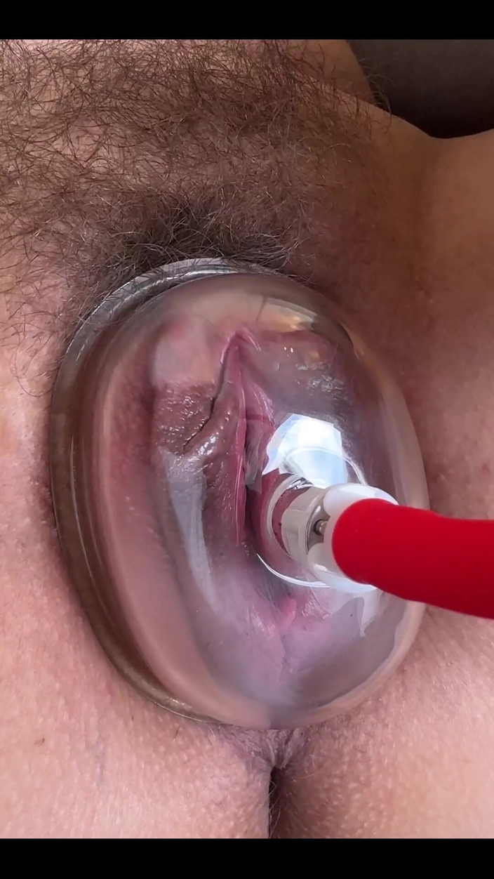 Daddys Luder: Gostaria que eu bombeie minha buceta intensamente?