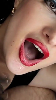 Ma vidéo porno fétiche super incroyable de 25 minutes pour vous, chers fans ! Gants en caoutchouc différents, chatte et sodomie.