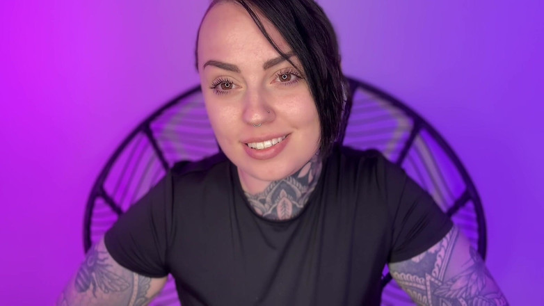 Miss Valentina: Giantess 羞辱