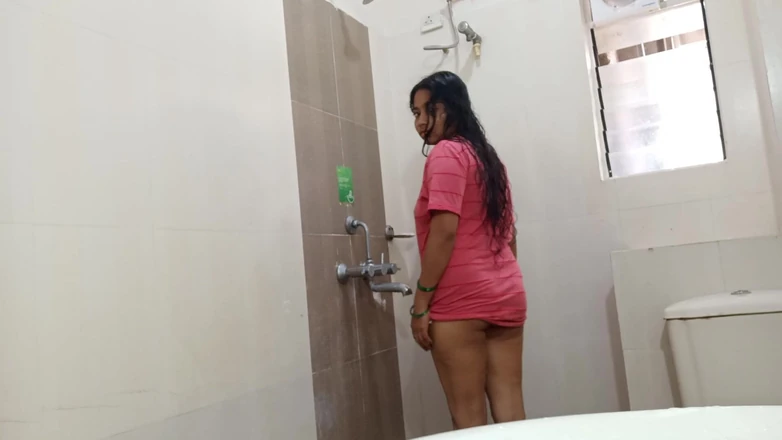Telugu Couple: Indian Bhabhi Fingering Pussy While Taking Shower