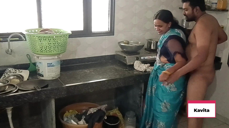 Kavita _zawazawi: India Kavita mucama folla con dueño de casa Tatya en...
