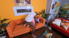 Inn Of Sin: Allison Bloom prenhando touro