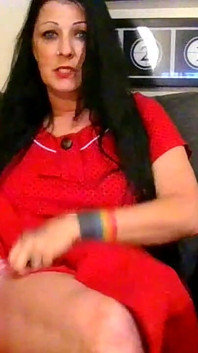 Seksi orta yaşlı seksi kadın esniyor