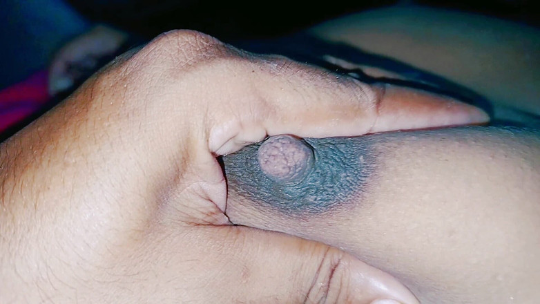 Rakul008: Desi nevlastní sestra Chce mrdku, líbá a kouří jako profesionál....