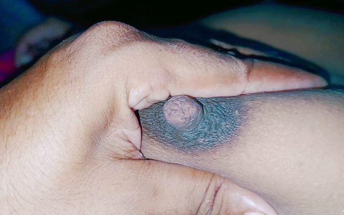 Rakul008: Sora vitregă desi vrea spermă sărutându-se suge ca o profesionistă....