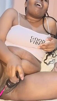 Apakah aku tante seksi yang cocok untuk dimainin?