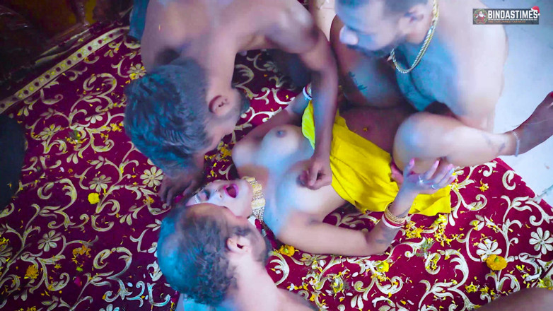 Biind as times: Gangbang suhagarat - Besi indische ehefrau sehr 1. Suhagarat mit vier ehemann