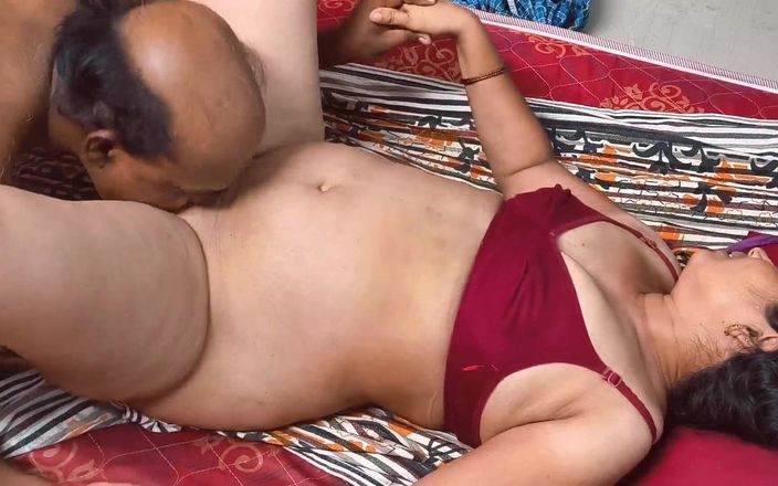 Sexy Sindu: India esposa caliente mostrando su cuerpo desnudo caliente antes del...