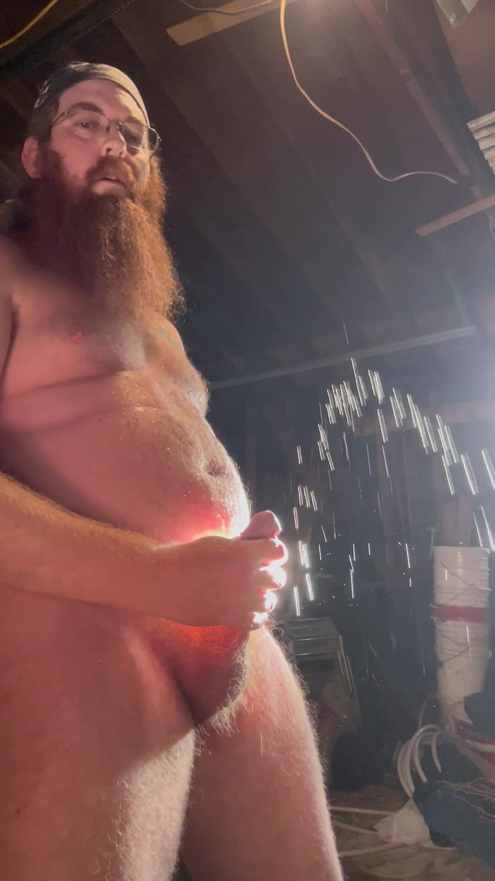 Big Baz: Golden Piss Fountain