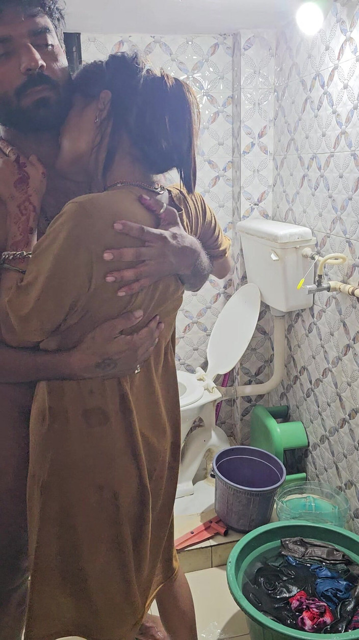 Aalox: Hintli ateşli kız sıkı amcık sikişi Hintçe sesli seks