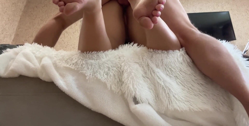 Lux Eva: Accidentalmente semen dentro del apretado coño de su criada