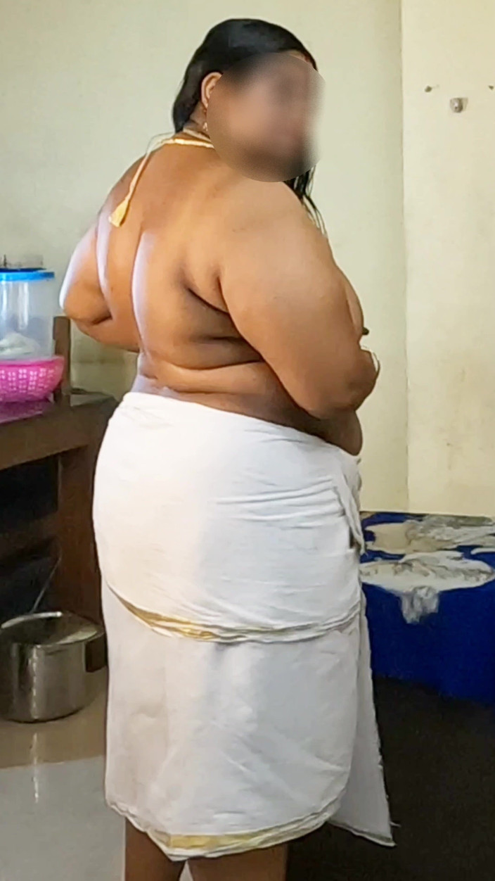 Anne Ipe: India chica en vestido tradicional topless sesión de fotos en...