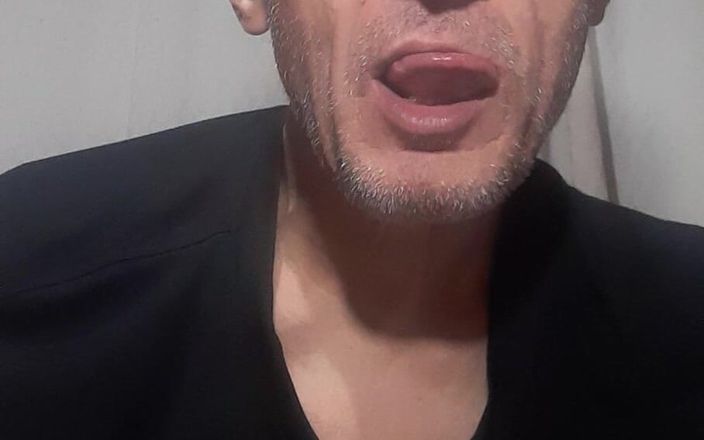 Big uncut hard cock: Un caldo romantico bacio amorevole con la mia bocca e...