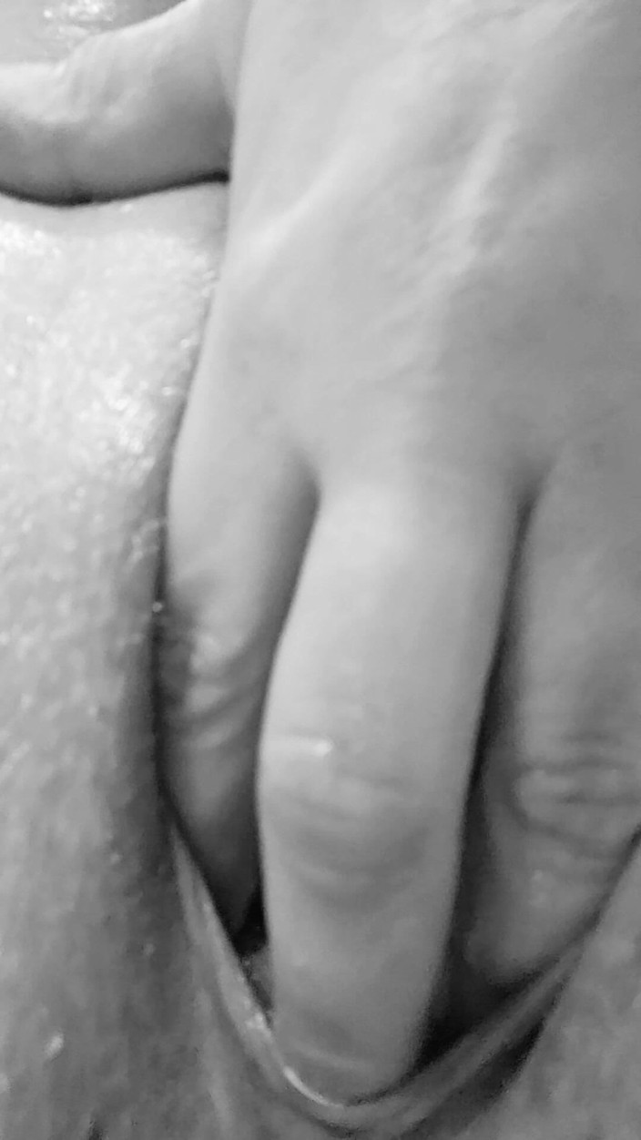 Misses Dickinson and Roughael: Yağlanmış amcık mastürbasyonu